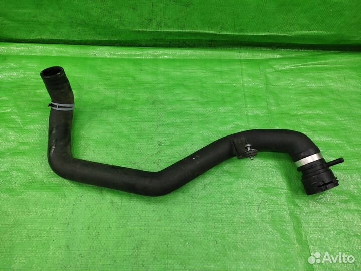 Патрубок радиатора верхний VW Touareg NF 2010-2018