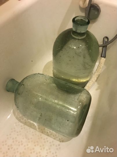 Бутыль 10 л и банки 2 л под закатку