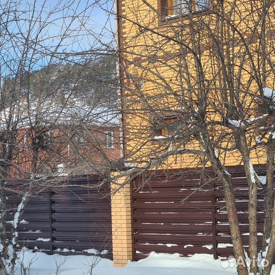 Забор из евроштакетника