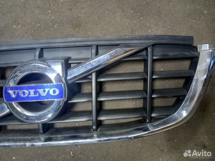 Решетка радиатора Volvo Xc60