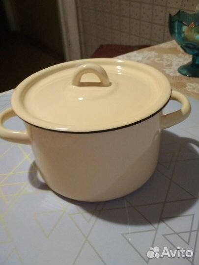 Эмалированные кастрюли