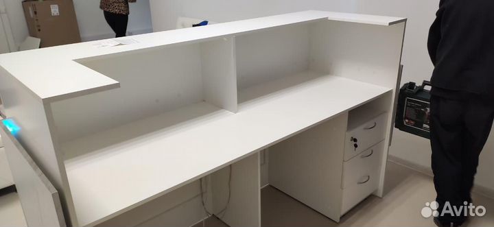 Стойка ресепшн