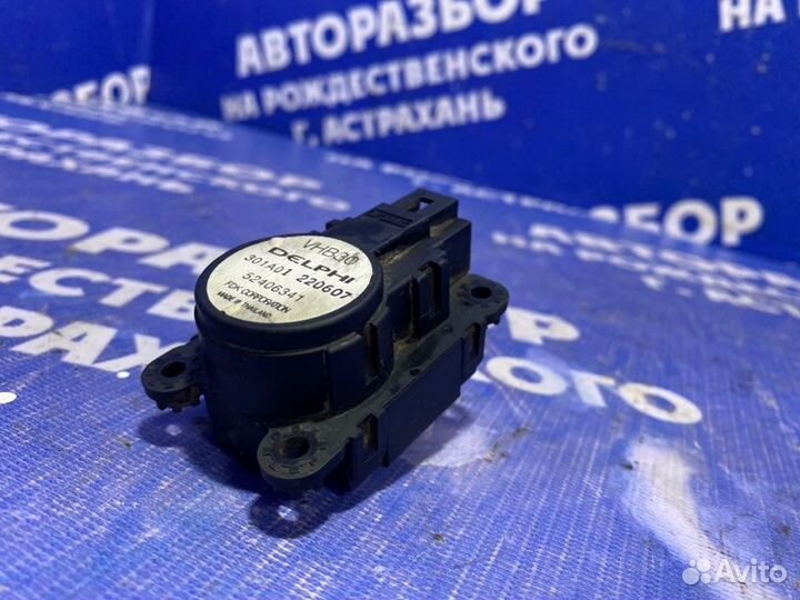 Моторчик заслонок отопителя Opel Astra H хэтчбек