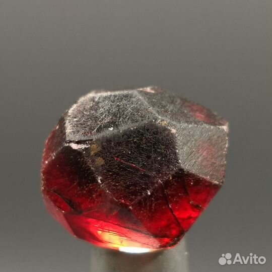 Кристалл граната, Китай