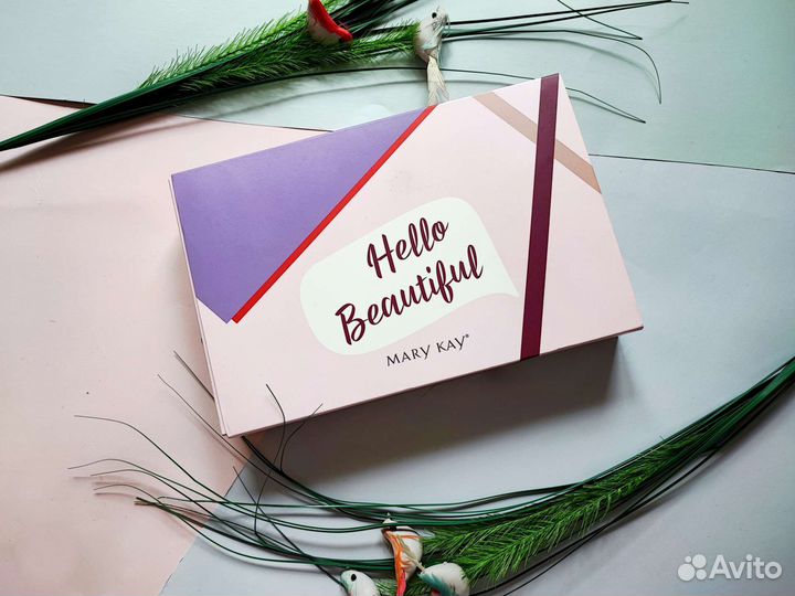 Коробка подарочная с бумажным наполнителем