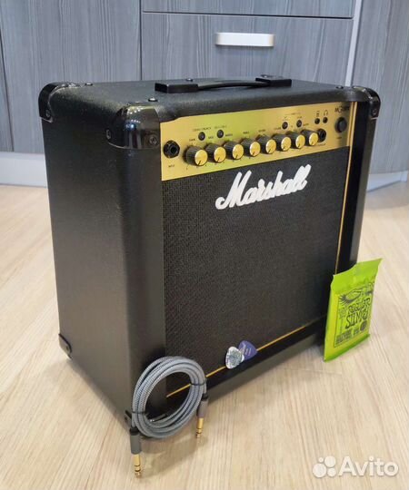 Marshall MG15FX Gold (Комбоусилитель с Эффектами)