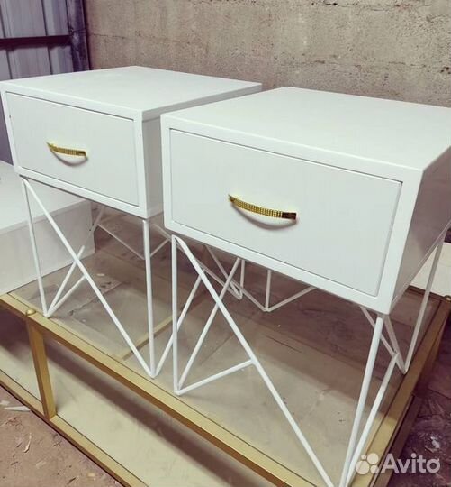 Тумбочка прикроватная