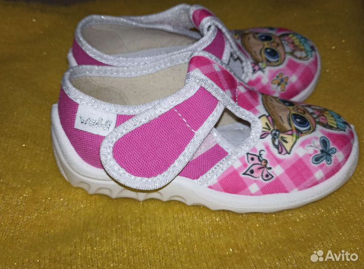 Босоножки для девочки новые 25 размер