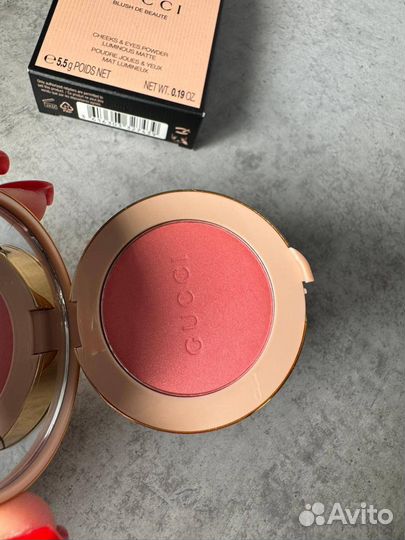 Румяна gucci 03