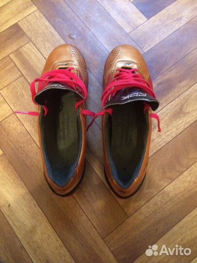 Футбольные бутсы