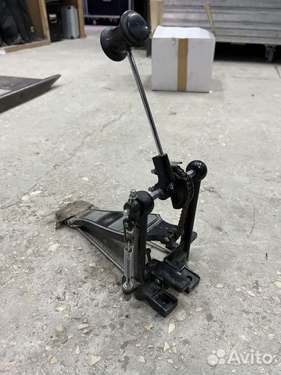 Педаль дял бас барабана