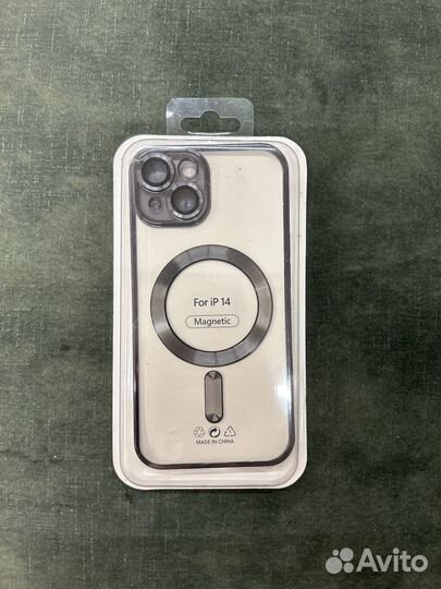 Чехол на iPhone 14