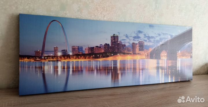 Большая картина с подсветкой (Сент-Луис, США)