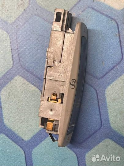 Плафон освещения салона 3B0947291