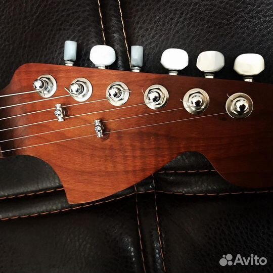 Go-go guitars El retador, 2021