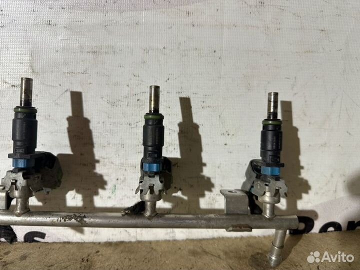 Форсунка топливная Chevrolet Aveo / Cruze J300