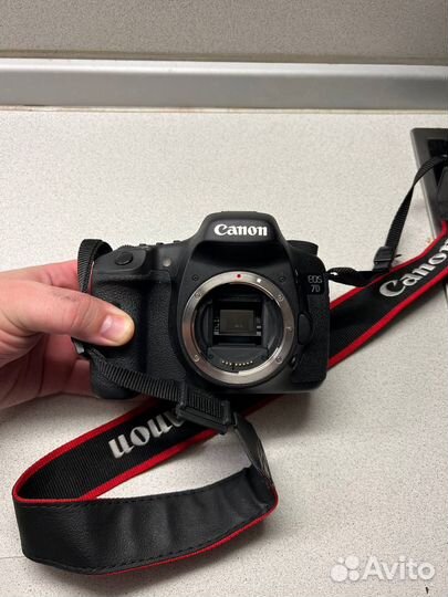 Зеркальный фотоаппарат Canon EOS 7D