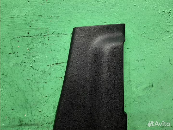 Обшивка правой стойки Renault Scenic 3 (JZ) 2009