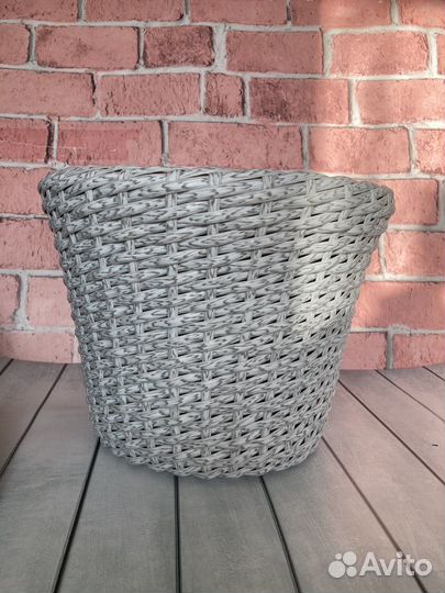 Кашпо плетенное