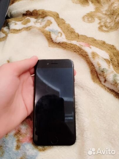 Телефон iPhone 7