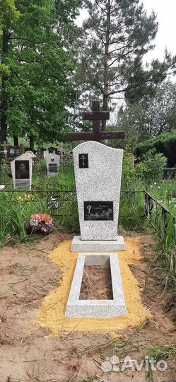 Памятники из мраморной крошки