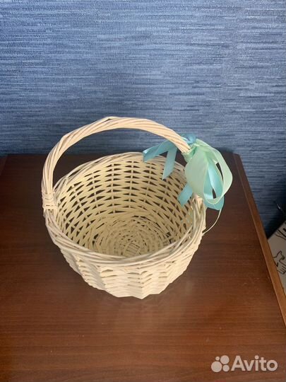 Корзина с ручкой