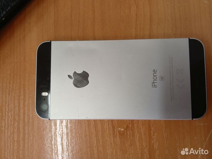 iPhone SE, 32 ГБ
