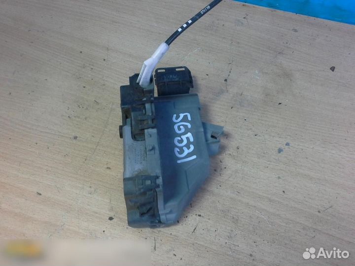 Замок двери задней левой Peugeot 308 2007