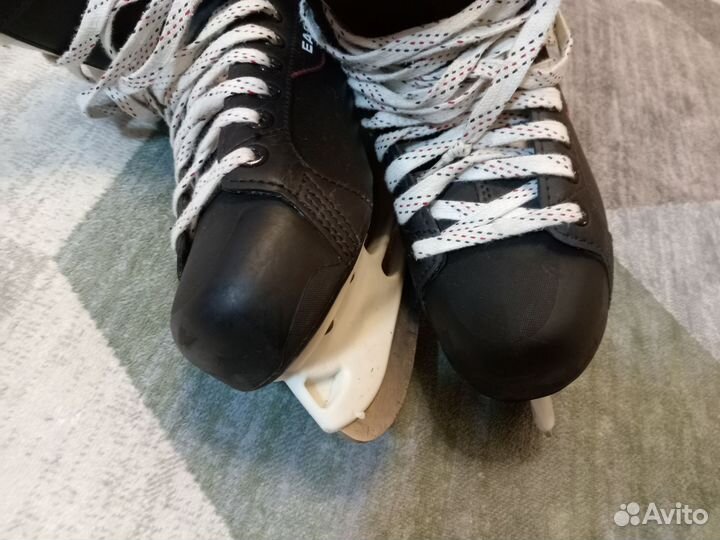 Коньки хоккейные