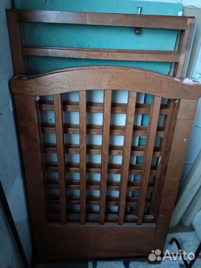 Детская кроватка и матрасик