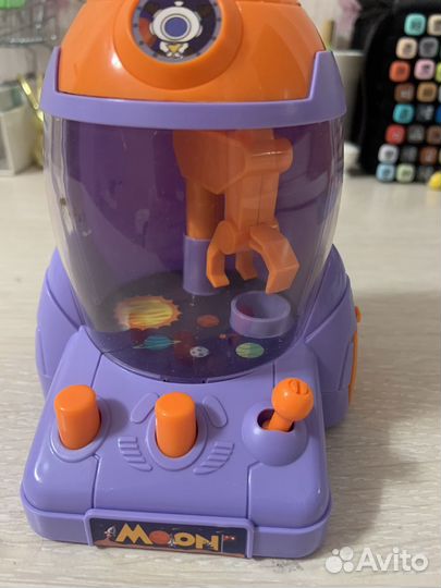 Автомат с игрушками хватайка