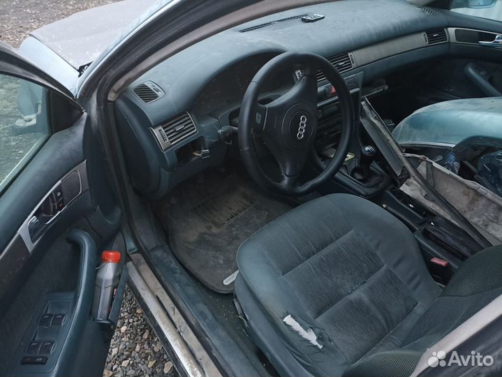 Audi A6 2.8 МТ, 1999, битый, 150 000 км