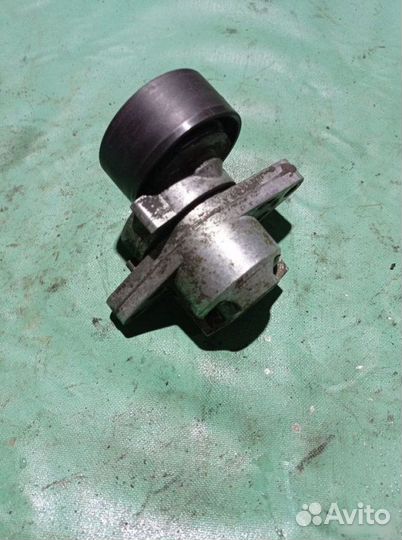 Натяжитель приводного ремня Renault Megane