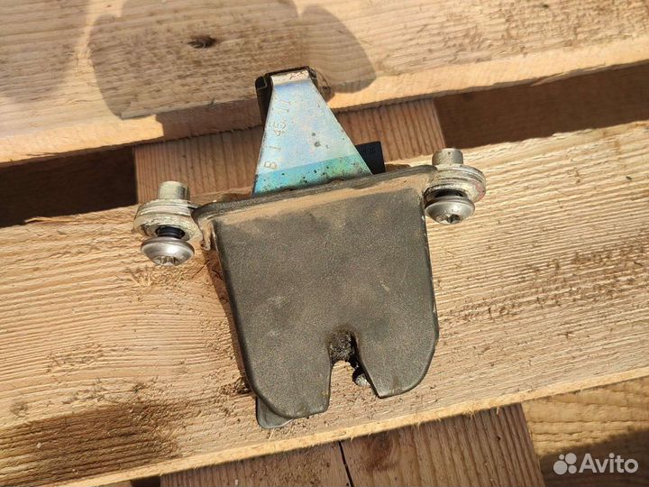 Skoda octavia a5 замок багажника