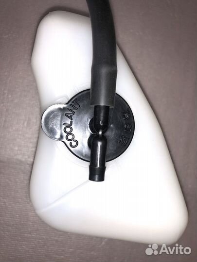 Бачок расширительный toyota camry CV30 1647020080