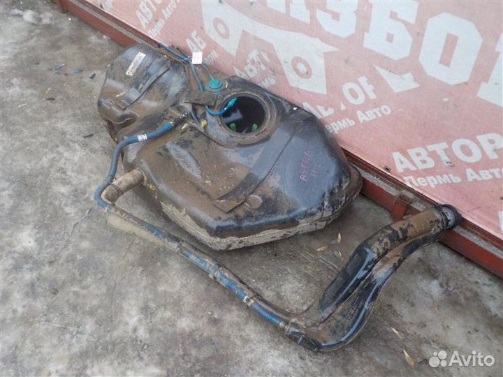 Бензобак Opel Astra-H седан Z18XER 2008