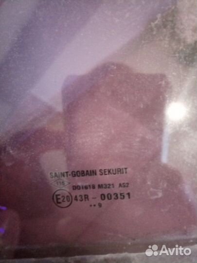 Форточка двери задняя левая Dacia Sandero 2008