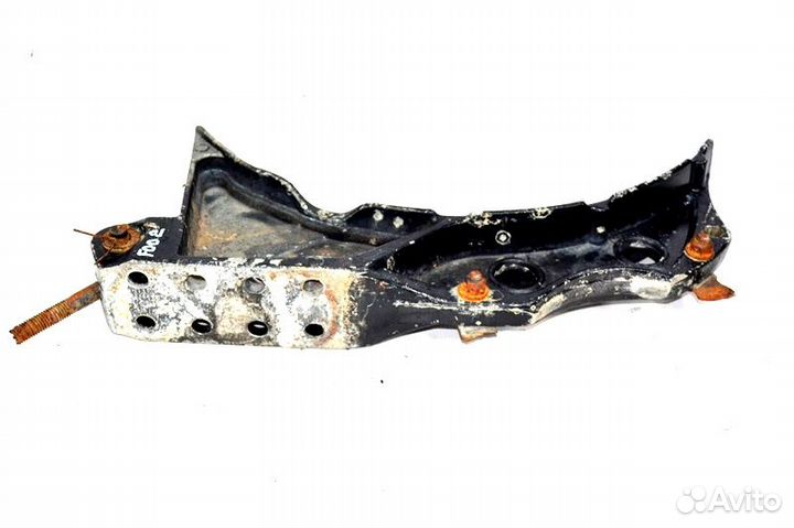 Кронштейн топливного бака freightliner FLC 120