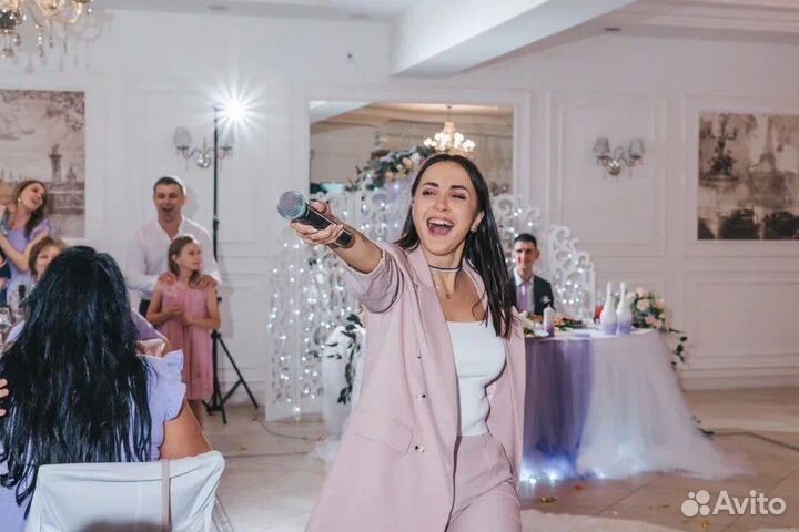 Ведущая на драйве