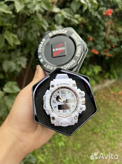 Часы g-shock Белые