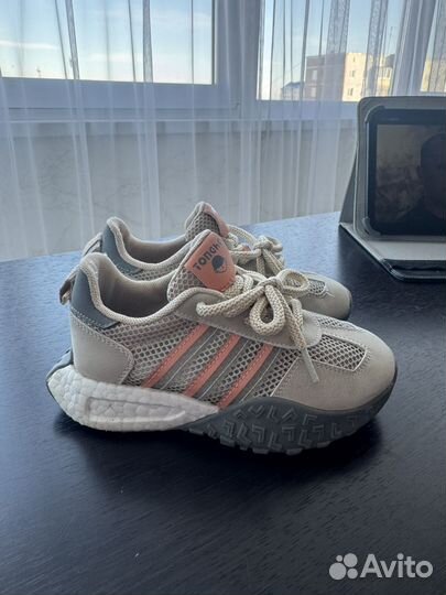 Детский кроссовки 28