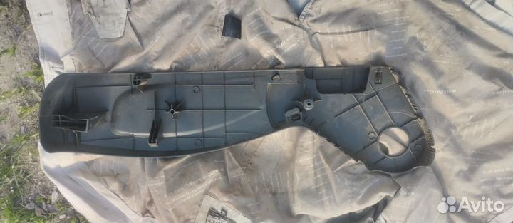 Пластиковая накладка сиденья