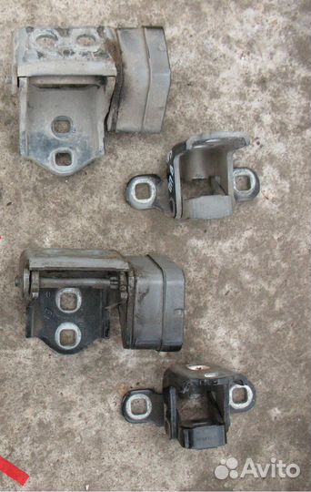 Правая петля двери Renault Megane 2