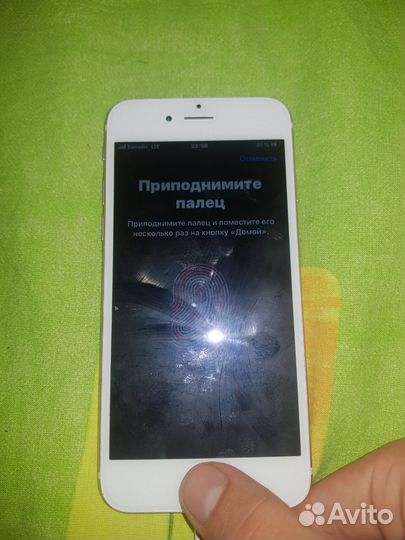 Телефон iPhone 6s