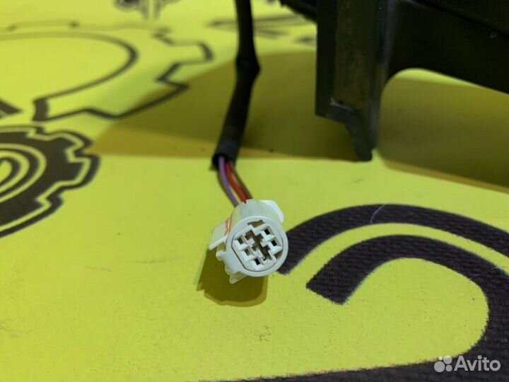 Зеркало заднего вида переднее правое Toyota