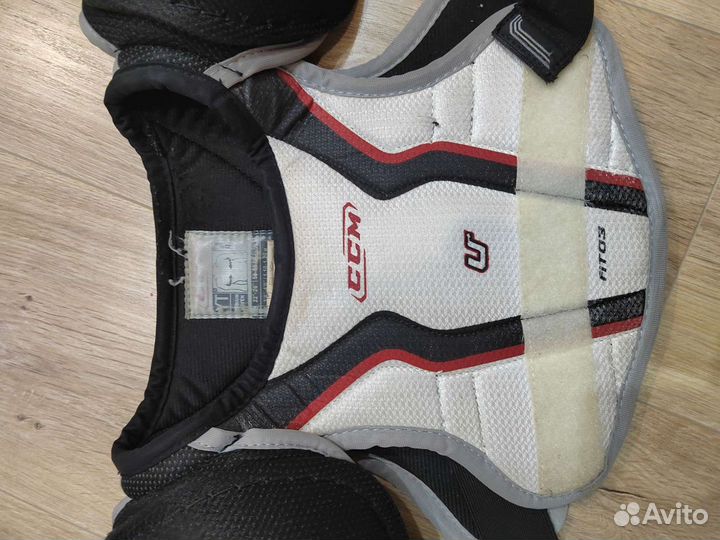 Нагрудник,шлем, краги, комбинезон