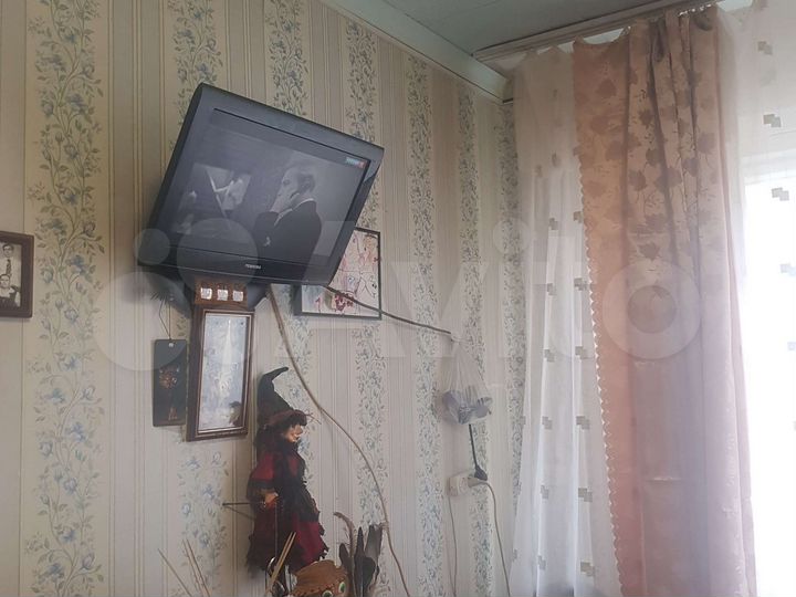 Комната 12 м² в 6-к., 1/4 эт.