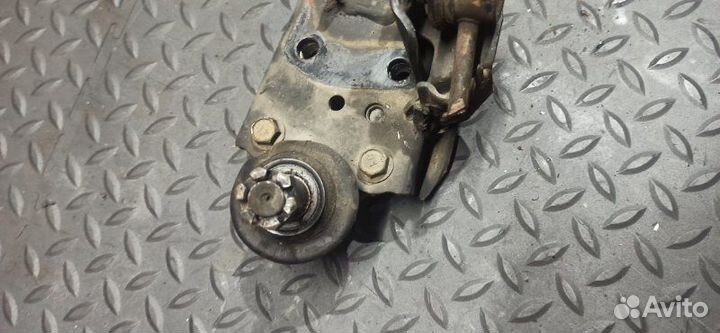 Рычаг нижний передний правый Toyota Granvia VCH10