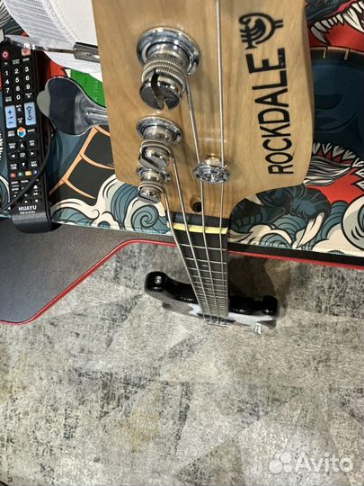 Бас гитара rockdale