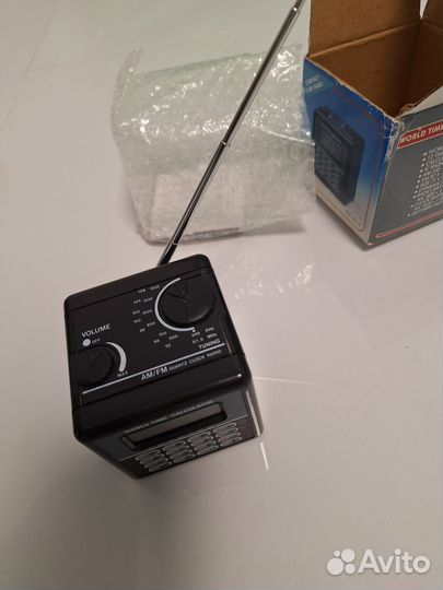 Часы-будильник-радио-калькулятор, новые, в упаков